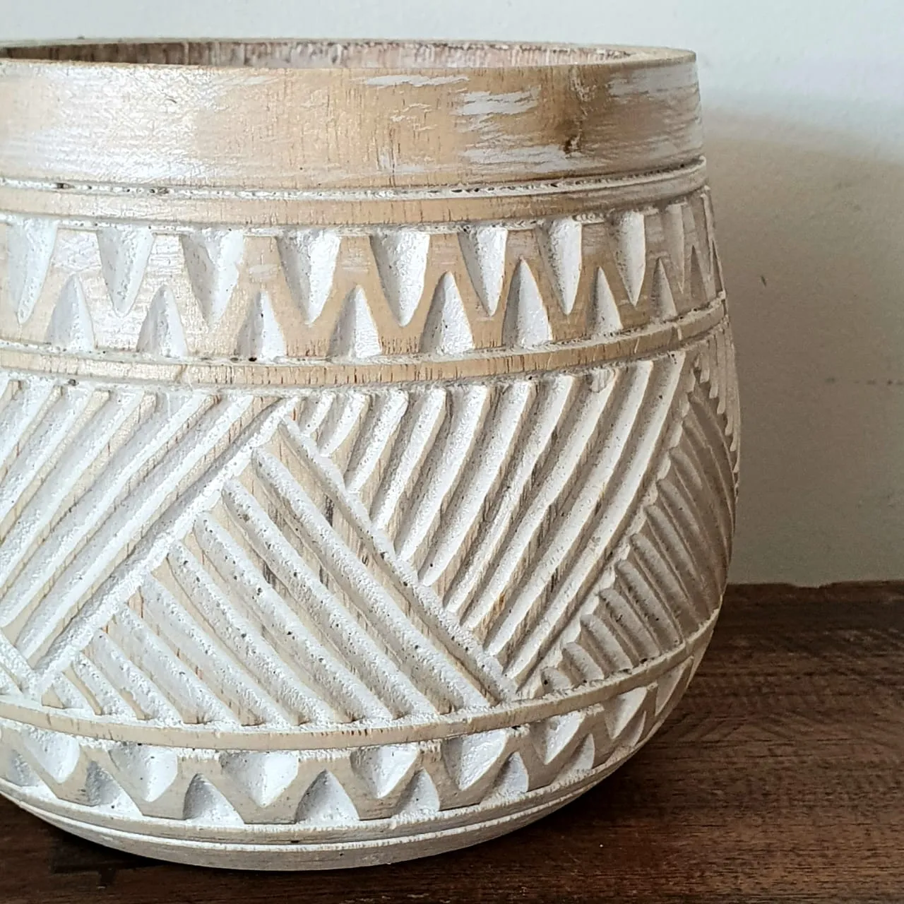 Carved Tribal Zigzag Pattern Wooden Bowl Set