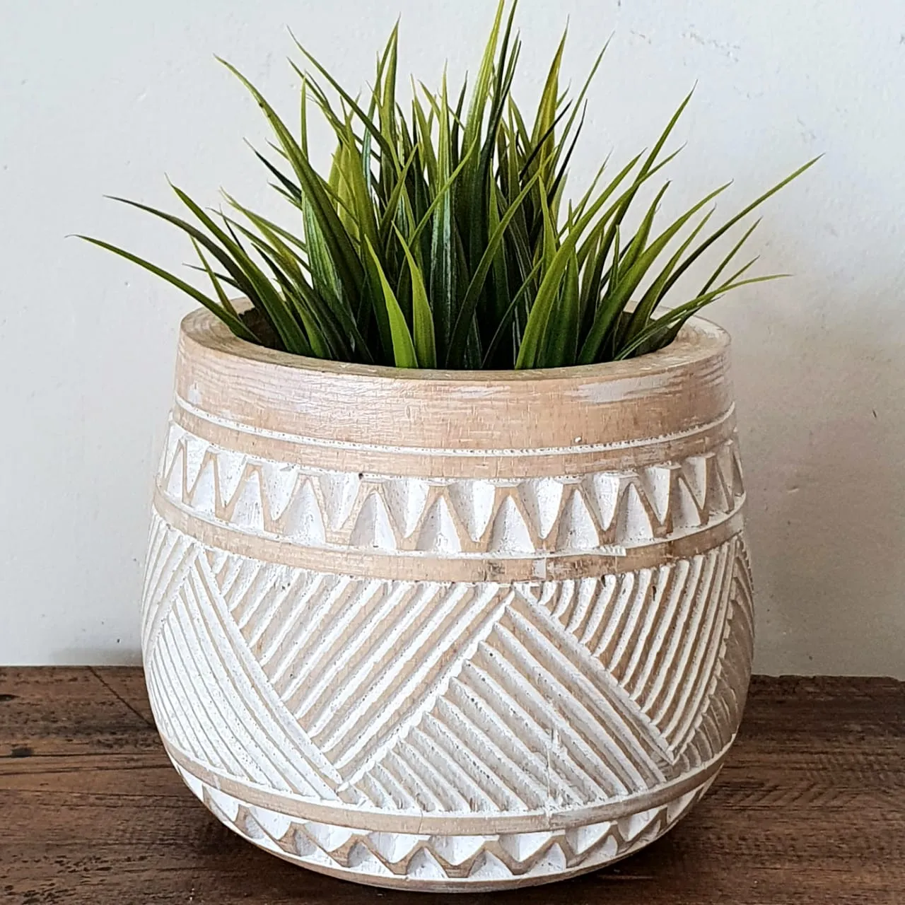 Carved Tribal Zigzag Pattern Wooden Bowl Set