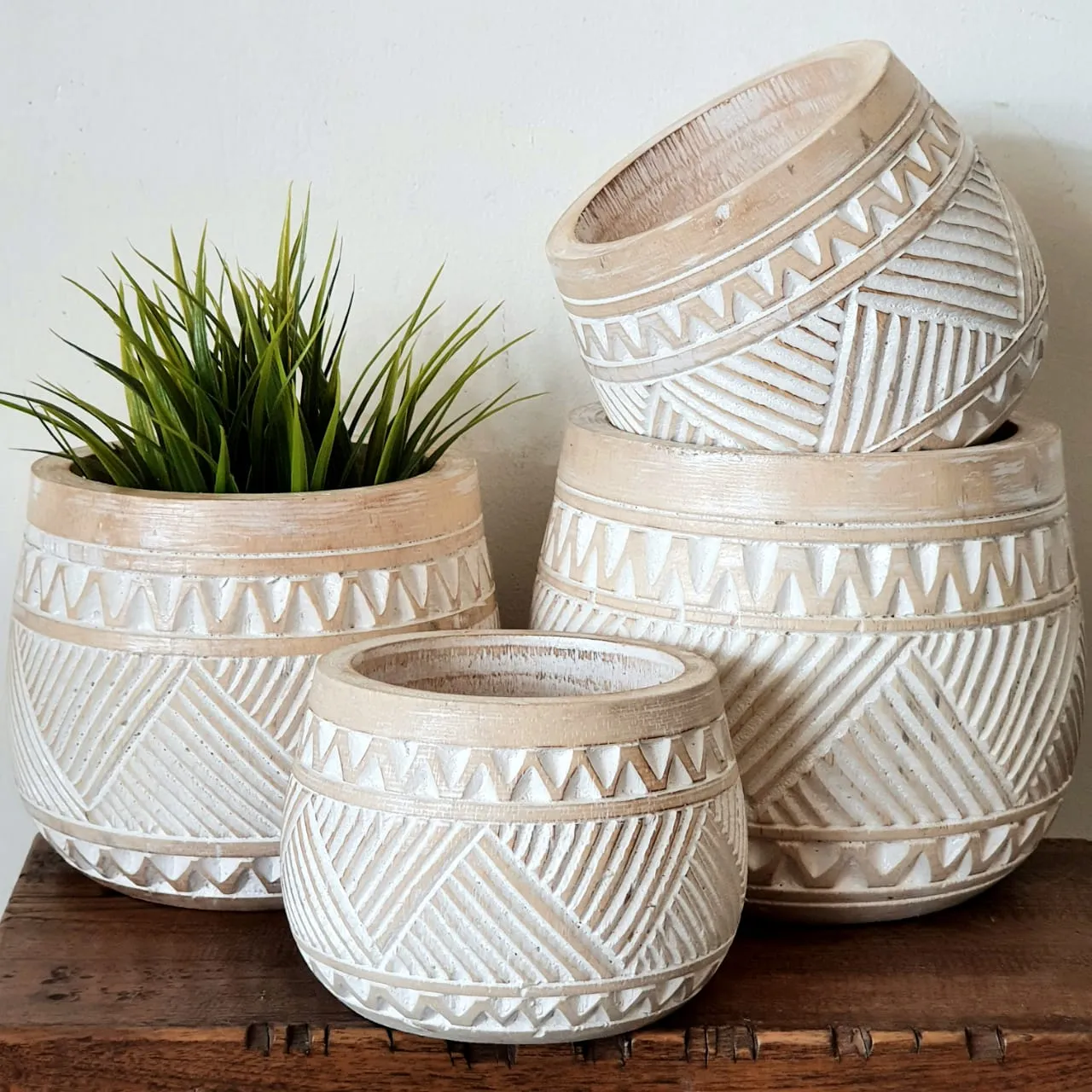 Carved Tribal Zigzag Pattern Wooden Bowl Set