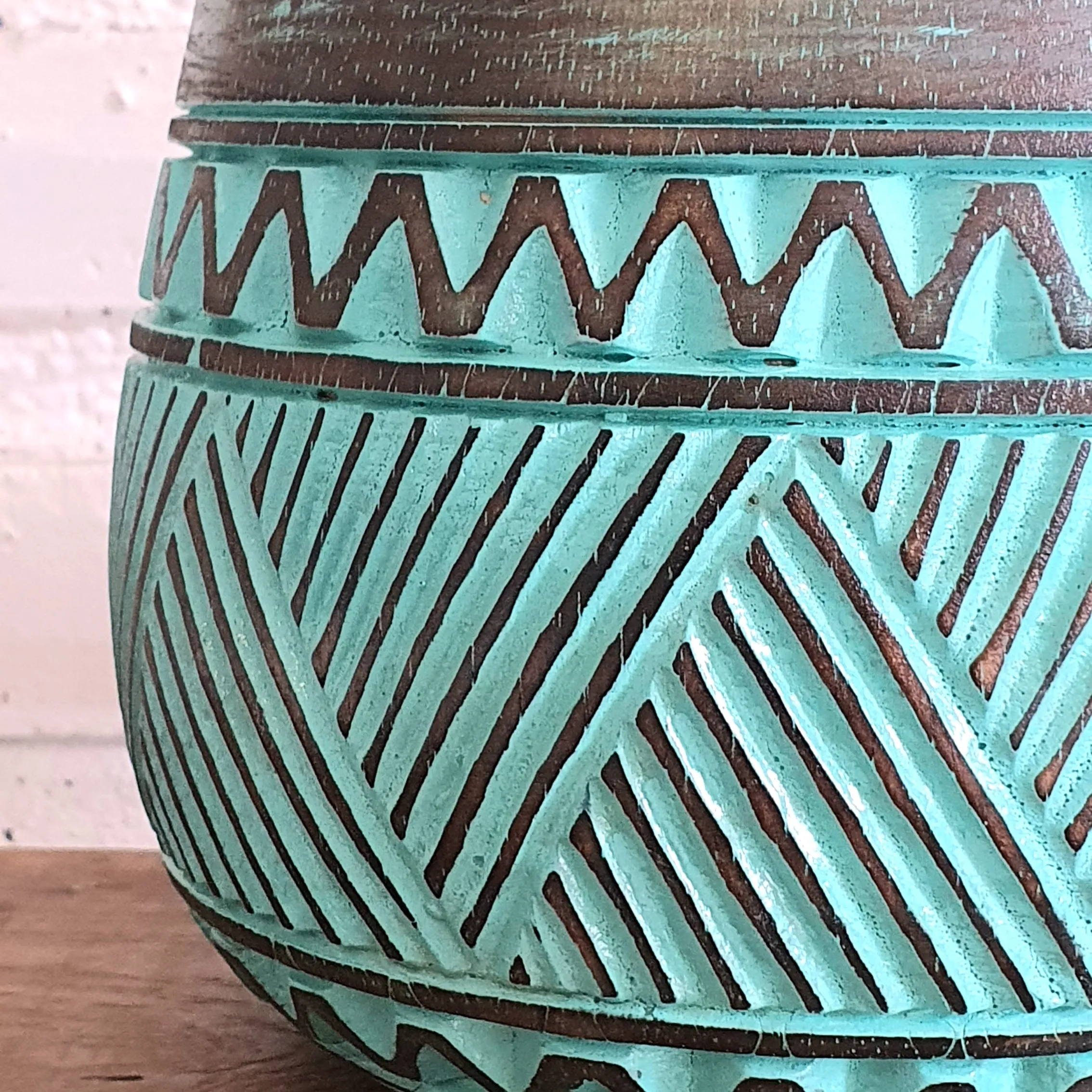 Carved Tribal Zigzag Pattern Wooden Bowl Set