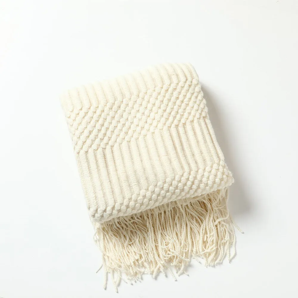 Knitted Blanket With Tassel