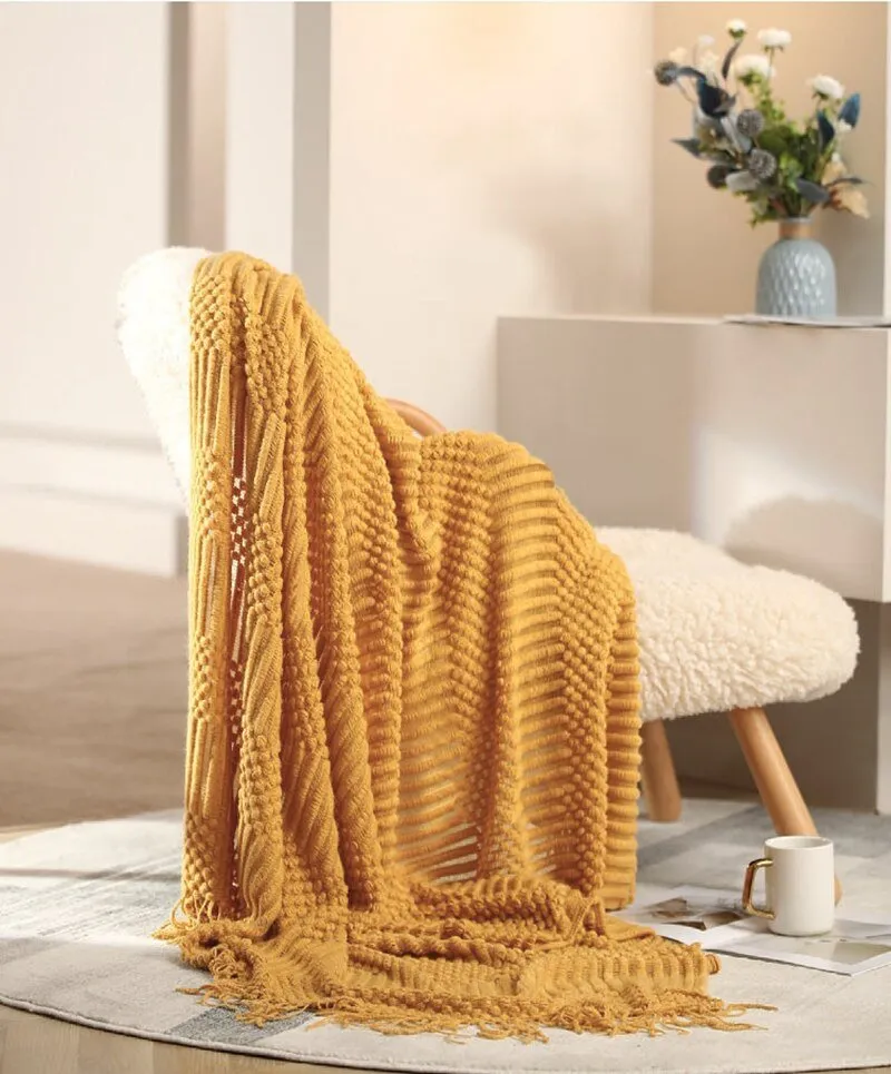 Knitted Blanket With Tassel