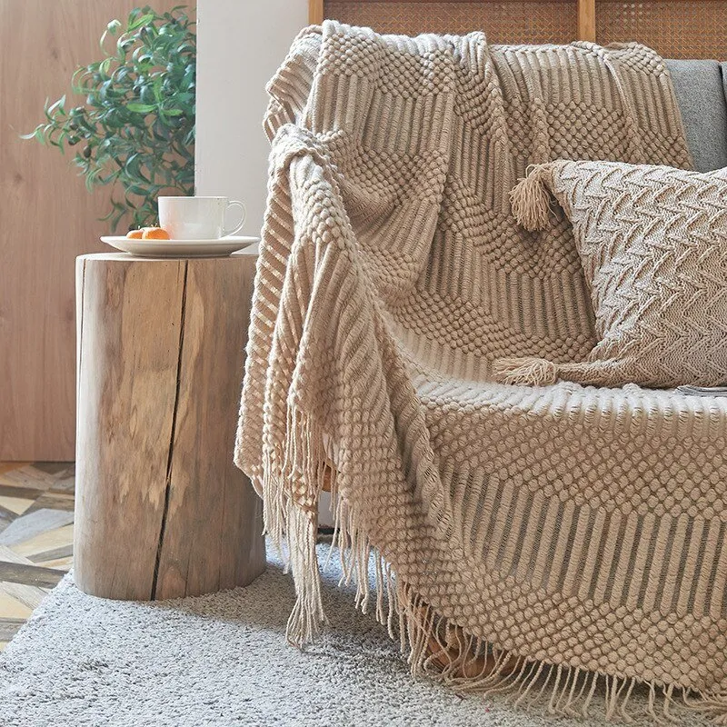 Knitted Blanket With Tassel