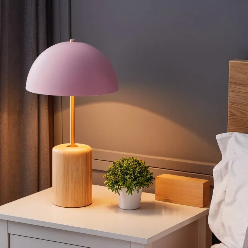 Kroki Table Lamp